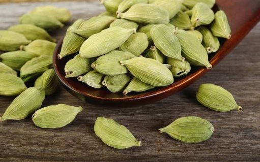 इलायची के फायदे और नुकसान