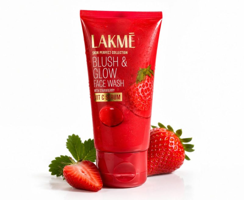 Lakme Blush & Glow Face Wash Strawberry Freshness